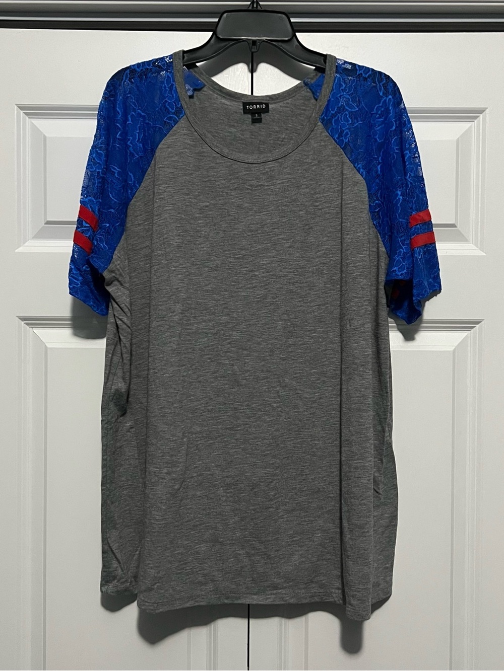 Torrid Heather Gray Tee with Blue Lace Raglan Sleeves